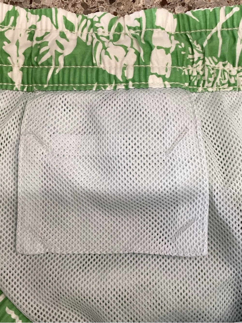 Tommy Bahama Men’s Swim Trunks Size M - Picture 6 of 7